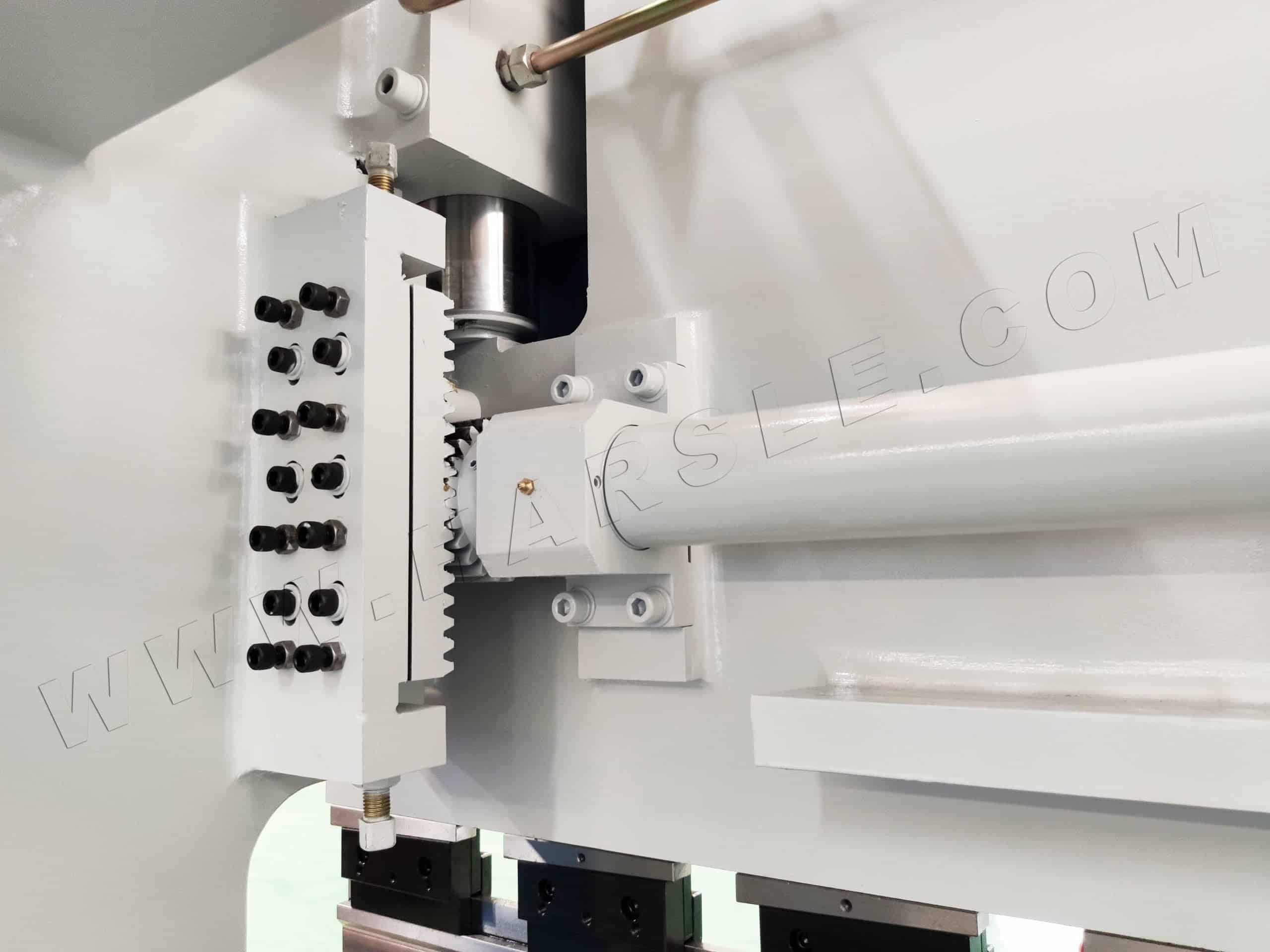 Several Guides When You Using Press Brake Machine 3 sheet metal bending
